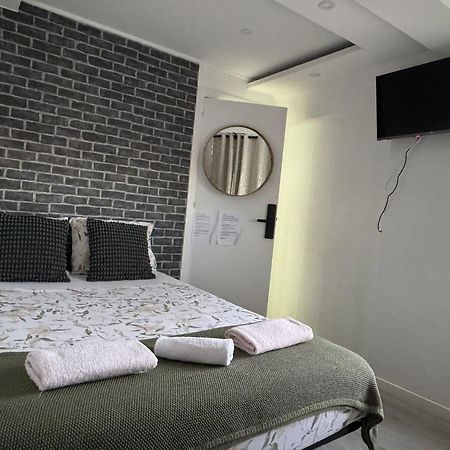 Airport Room Lisbon Exterior photo
