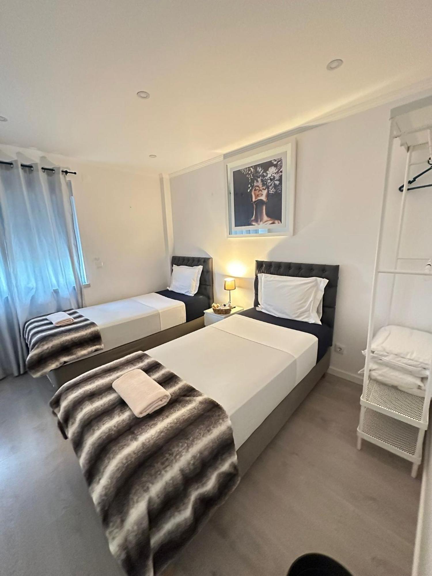 Airport Room Lisbon Exterior photo